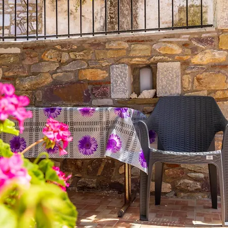 Seaview Retreat - A Stone-built Escape * Platsa