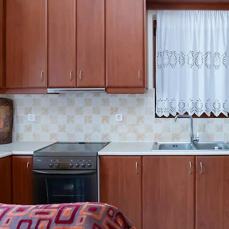 Seaview Retreat - A Stone-built Escape