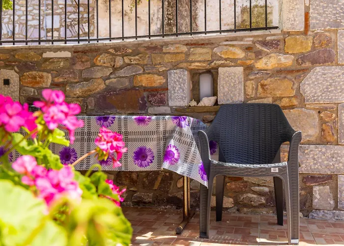 Seaview Retreat - A Stone-built Escape * Plátsa