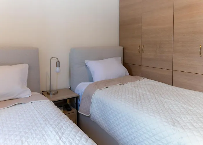 Seaview Retreat - A Stone-built Escape Feriehus